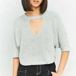 Silence & Noise | UO Short Sleeve Cropped Sweater size M Keyhole Front Cutout